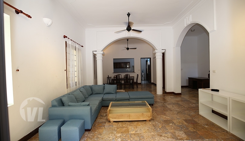Spacious 3 beds furnished house with large yard in the West Lake area