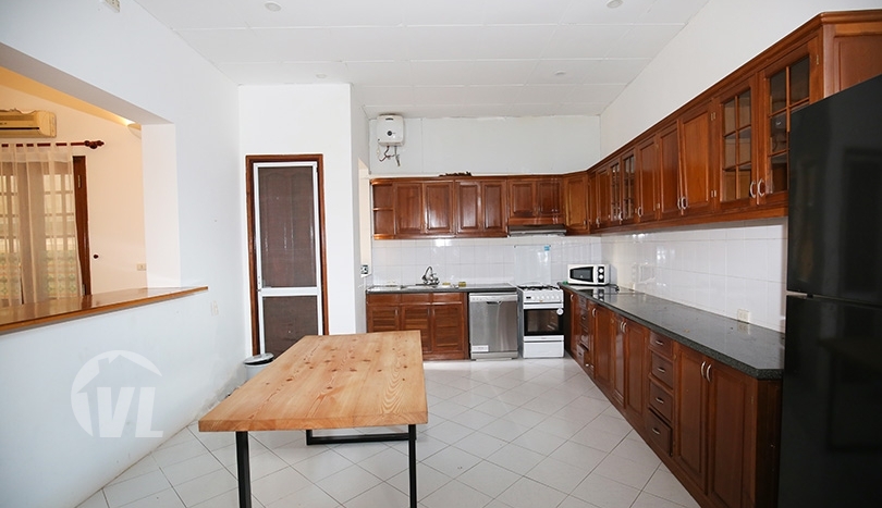 Spacious 3 beds furnished house with large yard in the West Lake area