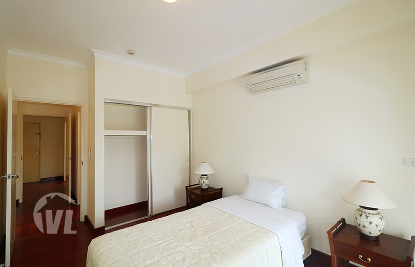 333 Spacious 3 beds serviced apartment to lease in Hoan Kiem Hanoi