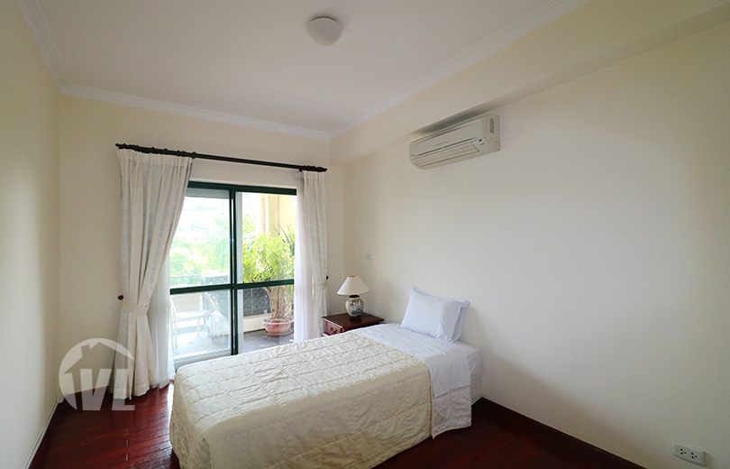 333 Spacious 3 beds serviced apartment to lease in Hoan Kiem Hanoi
