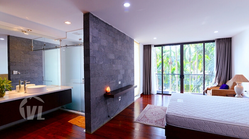 Large 4 bedrooms apartment to rent in Tay Ho with open view