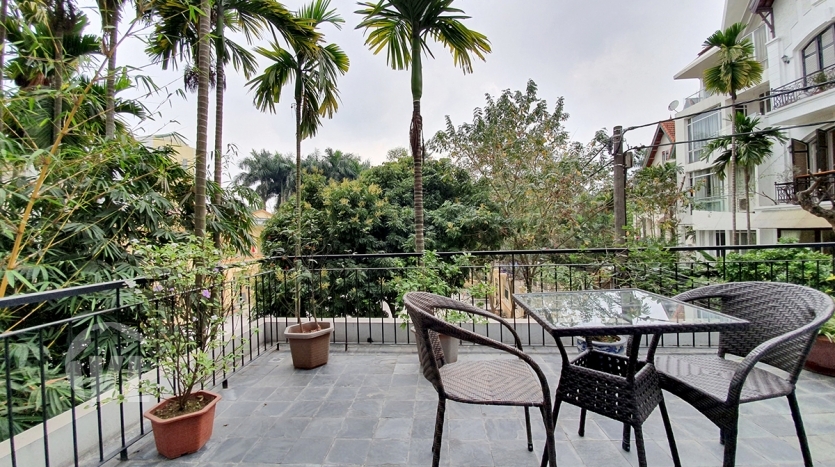 Large 4 bedrooms apartment to rent in Tay Ho with open view