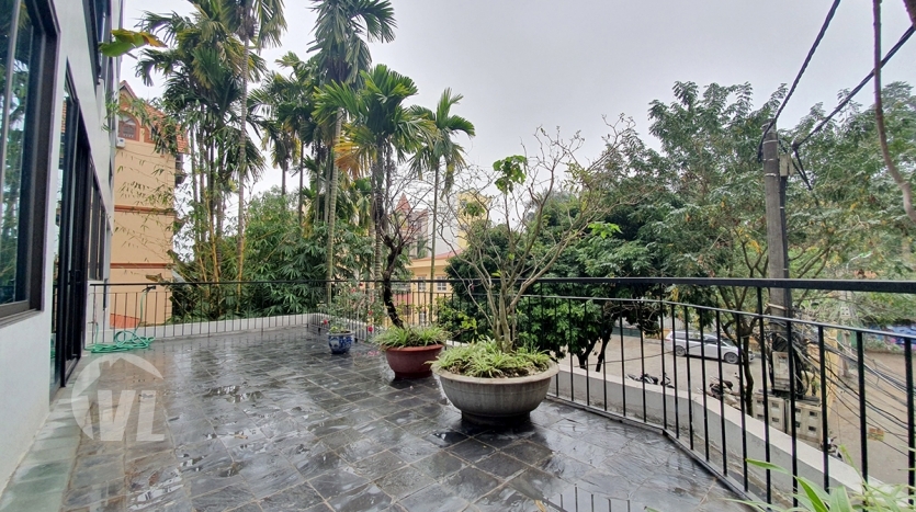 Large 4 bedrooms apartment to rent in Tay Ho with open view