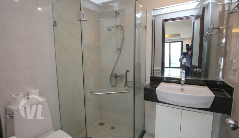 4 bedrooms serviced apartment to lease in Tay Ho Elegant Suites
