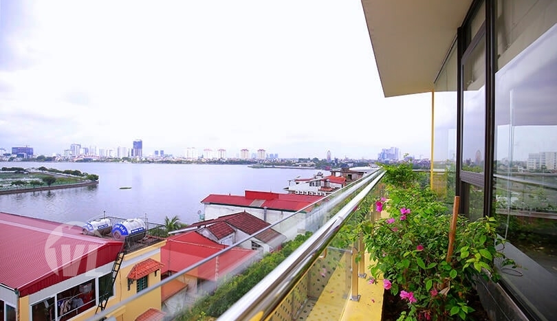 Duplex 3 bedrooms apartment in To Ngoc Van with lake view