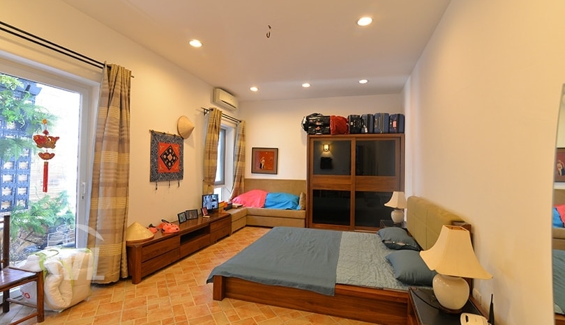 Hoan Kiem house for rent close to French Embassy