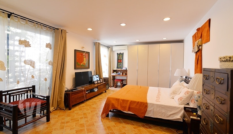 Hoan Kiem house for rent close to French Embassy