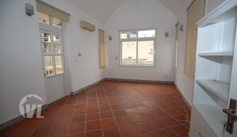 Large house to rent in Tay Ho facing the West Lake