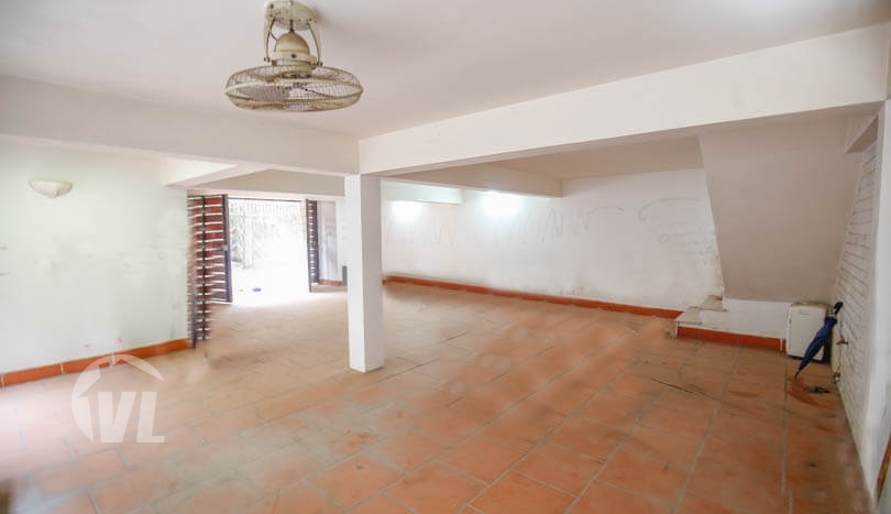 Modern partly furnished house in Tay Ho 3 beds 3 baths