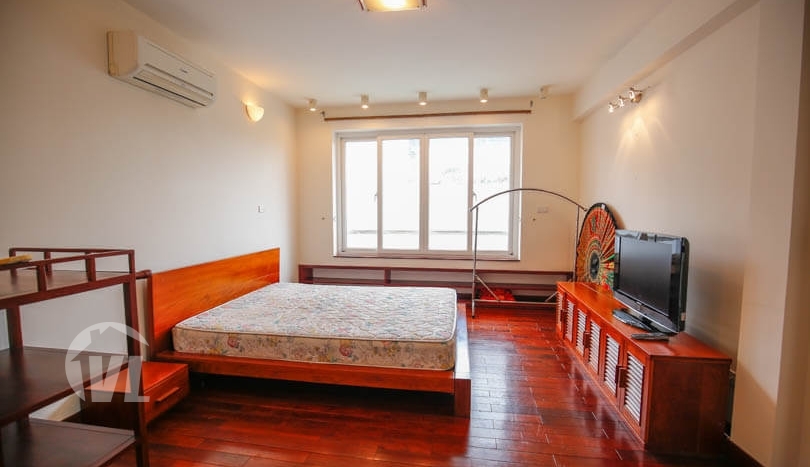 Modern partly furnished house in Tay Ho 3 beds 3 baths