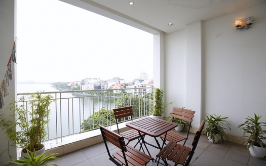 Spacious and reasonable price 3 bedrooms apartment on Xuan Dieu