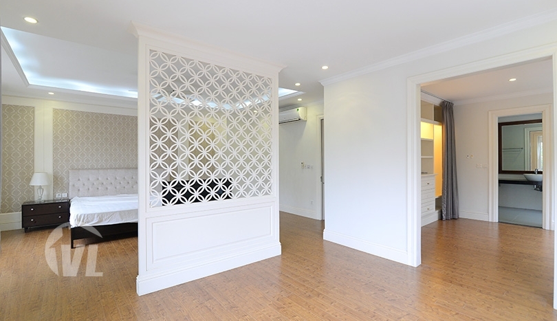 Splendid corner villa in Vinhomes Riverside 4 beds 4 baths