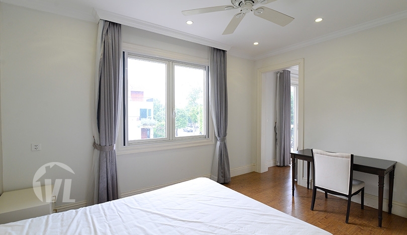 Splendid corner villa in Vinhomes Riverside 4 beds 4 baths