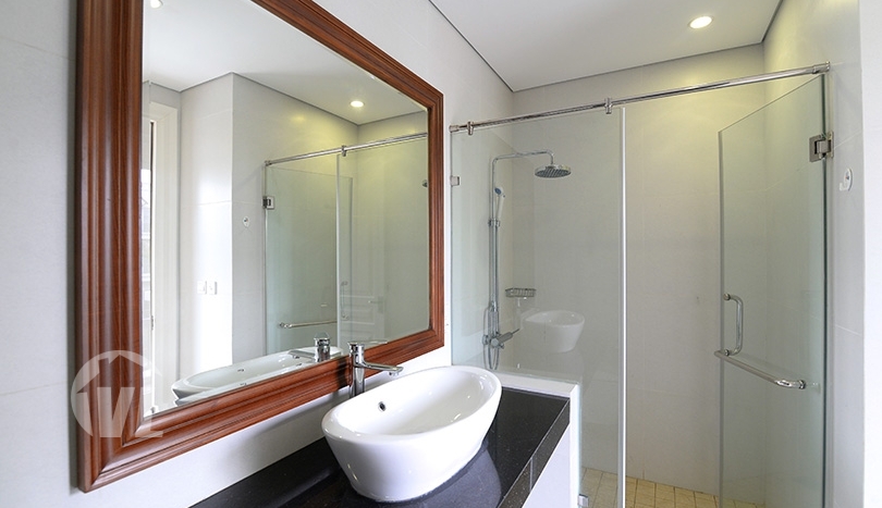 Splendid corner villa in Vinhomes Riverside 4 beds 4 baths