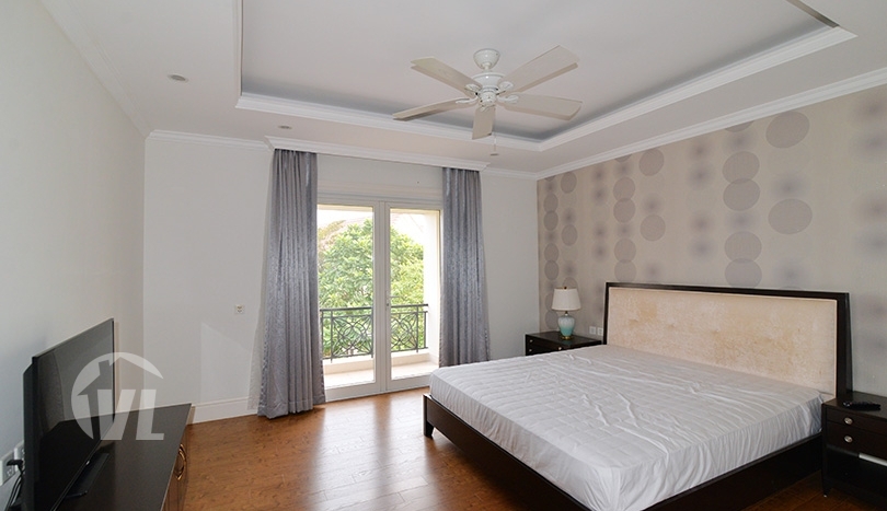 Splendid corner villa in Vinhomes Riverside 4 beds 4 baths