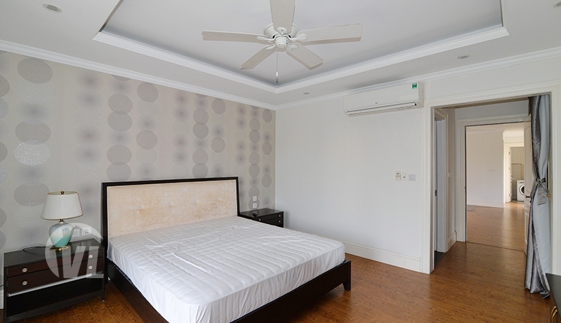 Splendid corner villa in Vinhomes Riverside 4 beds 4 baths