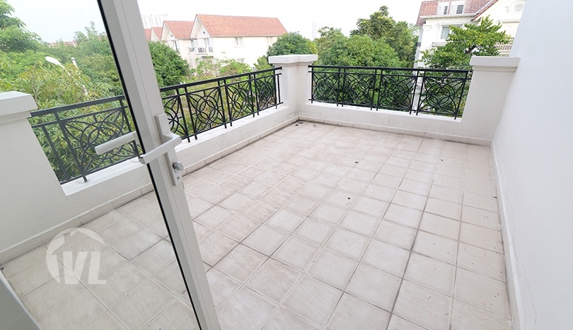 Splendid corner villa in Vinhomes Riverside 4 beds 4 baths