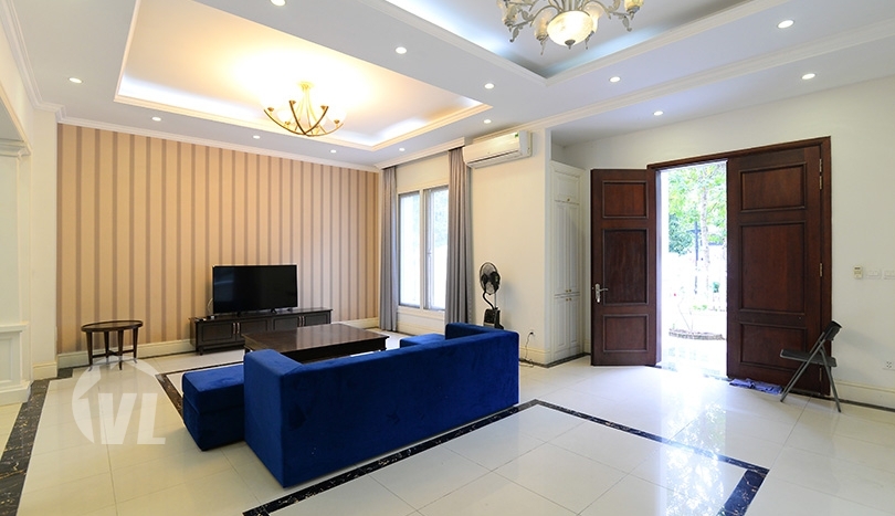 Splendid corner villa in Vinhomes Riverside 4 beds 4 baths
