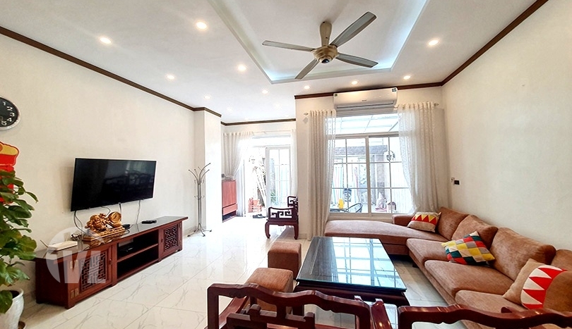 Top quality house in Long Bien to rent close to the French School