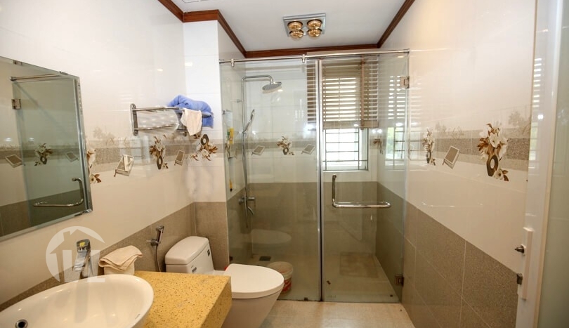 Top quality house in Long Bien to rent close to the French School