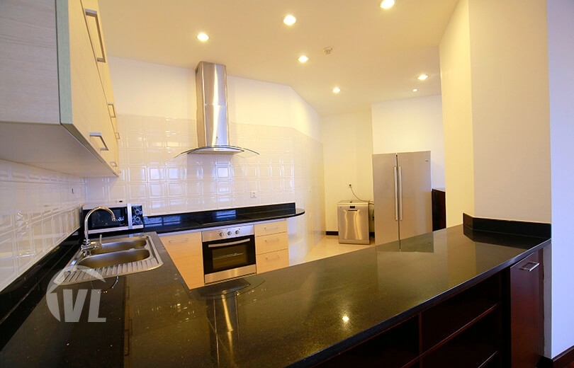 333 Top quality serviced apartment in Tay Ho 4 beds 3 baths