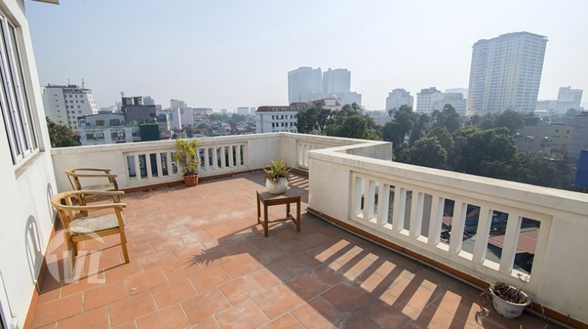 Large balcony studio