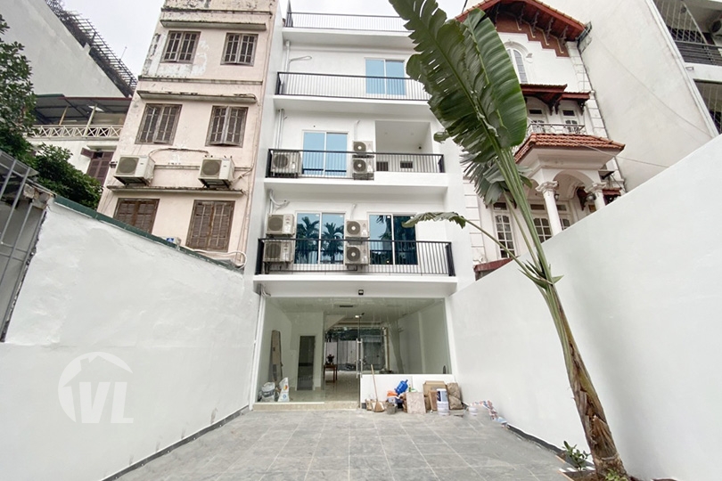 222 Brand-new house to lease in Tay Ho big outdoor space