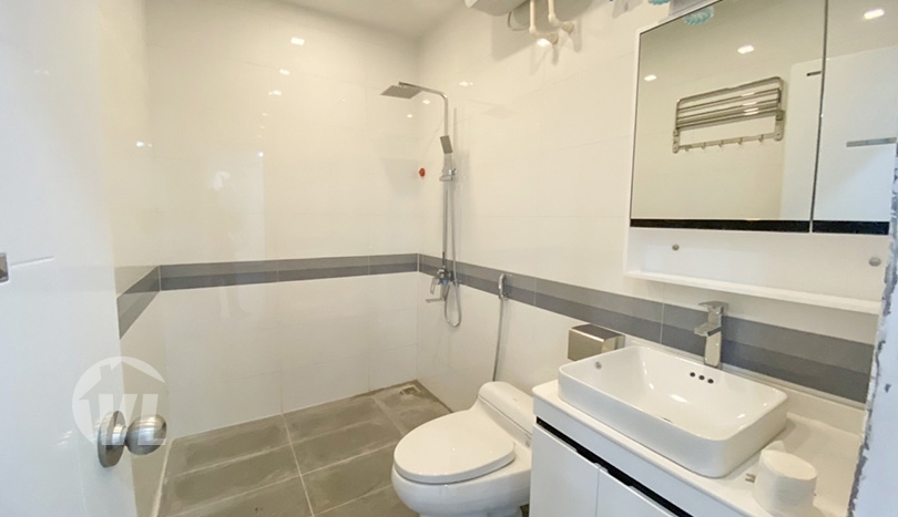 Brand-new house to lease in Tay Ho big outdoor space