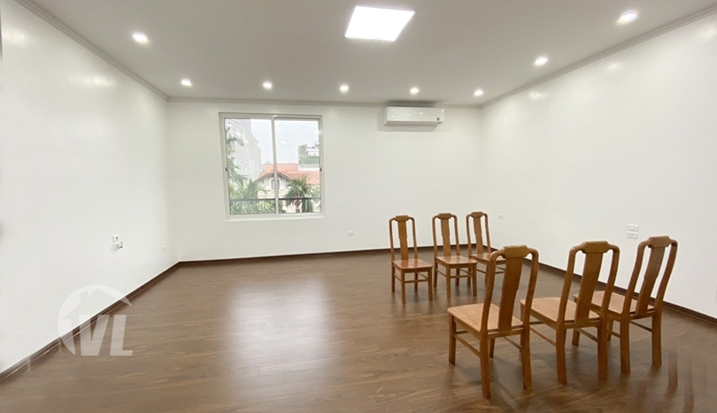 Brand-new house to lease in Tay Ho big outdoor space