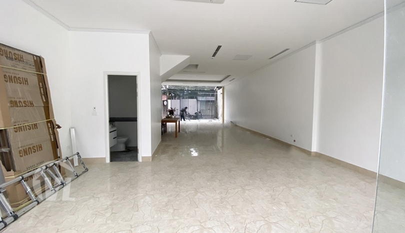 Brand-new house to lease in Tay Ho big outdoor space
