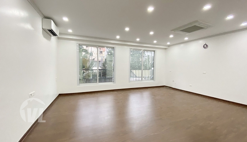 Brand-new house to lease in Tay Ho big outdoor space