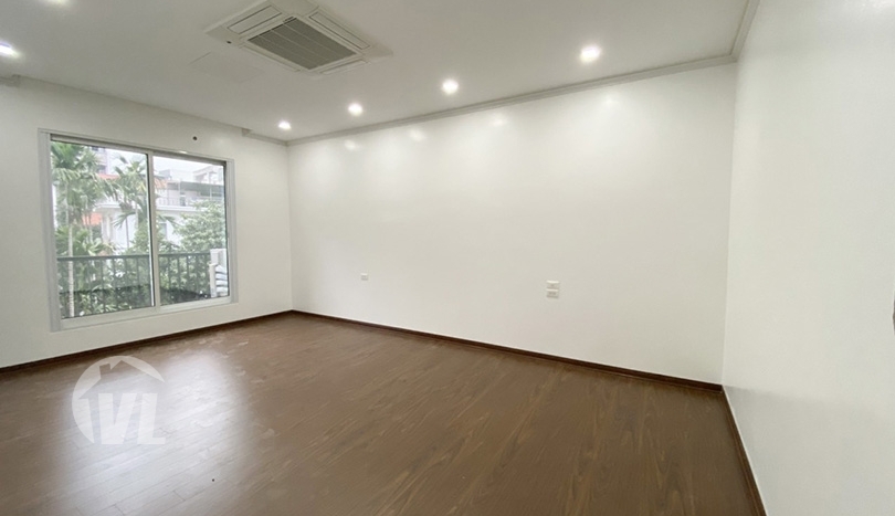 Brand-new house to lease in Tay Ho big outdoor space
