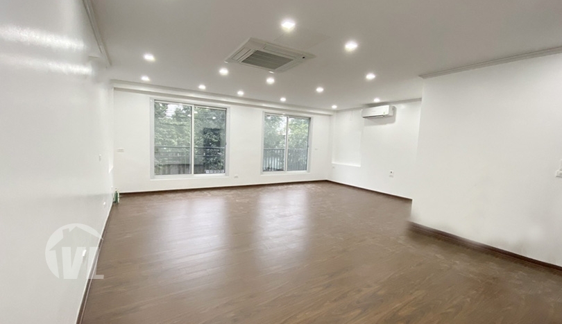 Brand-new house to lease in Tay Ho big outdoor space