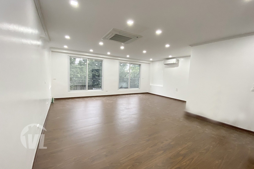 333 Brand-new house to lease in Tay Ho big outdoor space