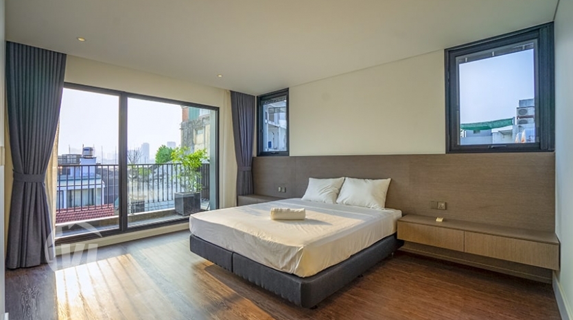 Brand new 200 sq m duplex to rent with terrace in Tay Ho district