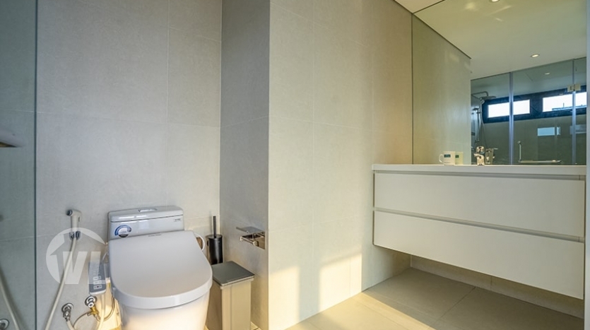 Brand new 200 sq m duplex to rent with terrace in Tay Ho district