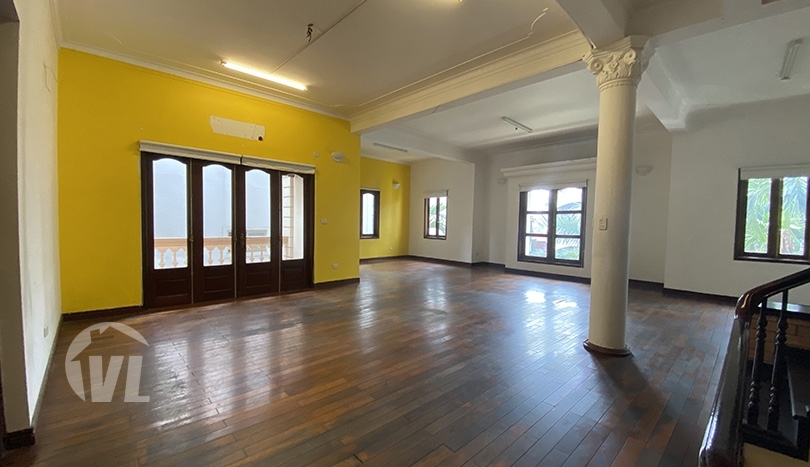 Large mansion to rent on To Ngoc Van street perfect for business
