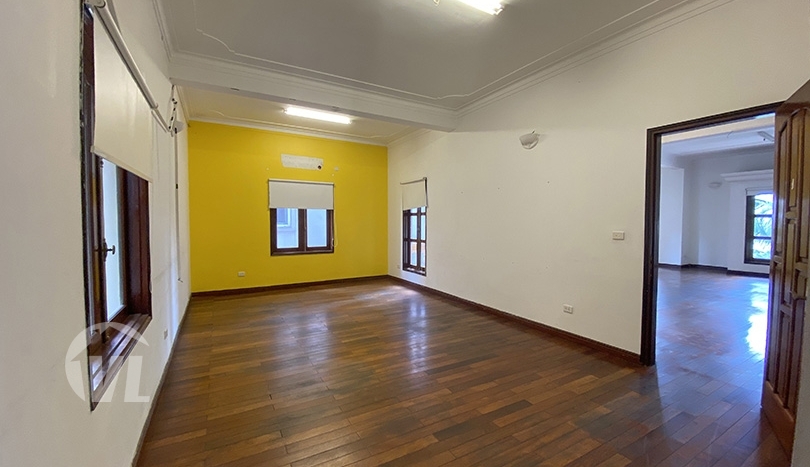 Large mansion to rent on To Ngoc Van street perfect for business