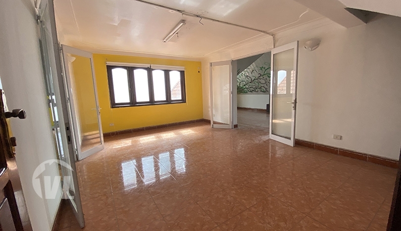 Large mansion to rent on To Ngoc Van street perfect for business