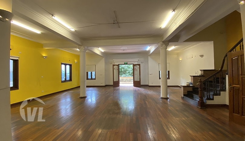 Large mansion to rent on To Ngoc Van street perfect for business