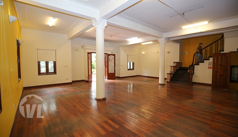 Large mansion to rent on To Ngoc Van street perfect for business