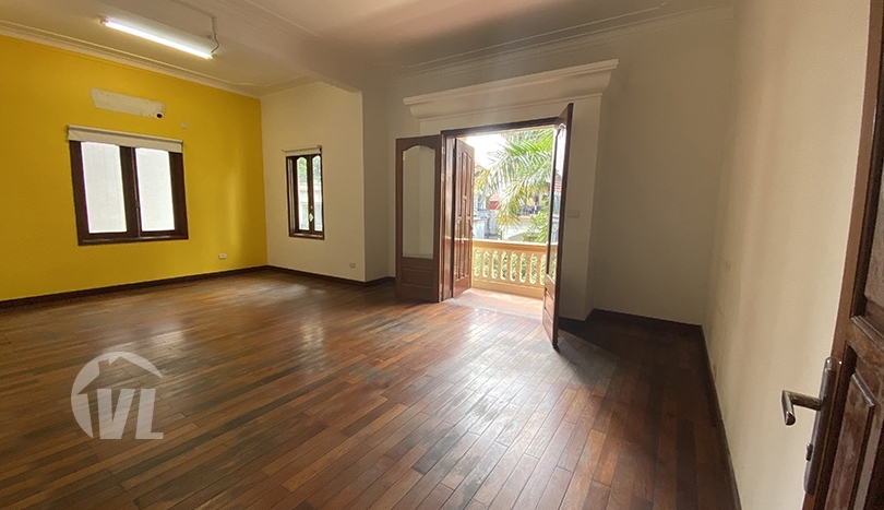 Large mansion to rent on To Ngoc Van street perfect for business