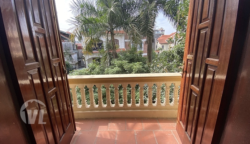 Large mansion to rent on To Ngoc Van street perfect for business