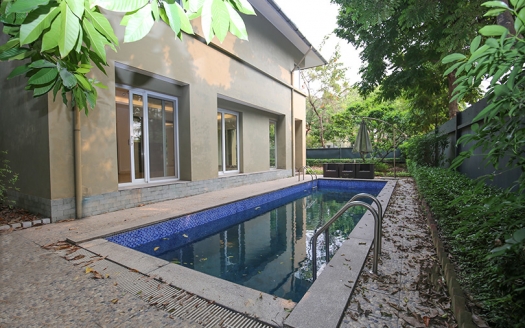 Large villa in Tay Ho with swimming pool to rent 500 sq m garden