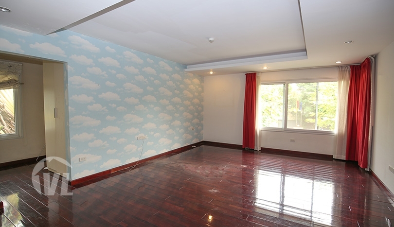 Large villa in Tay Ho with swimming pool to rent 500 sq m garden