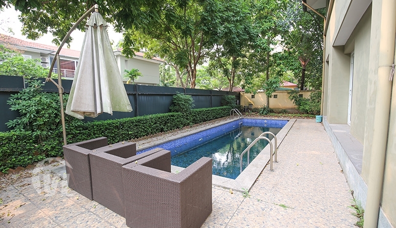 Large villa in Tay Ho with swimming pool to rent 500 sq m garden