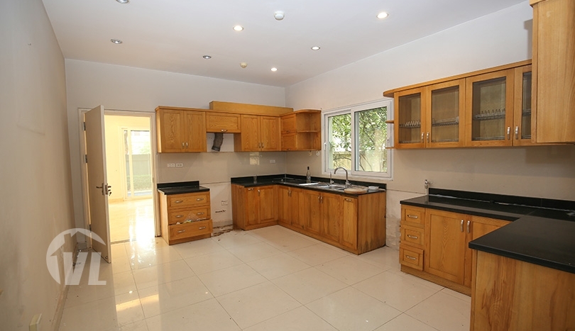 Large villa in Tay Ho with swimming pool to rent 500 sq m garden