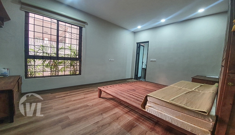 1 storey furnished house with garden to lease in Tay Ho