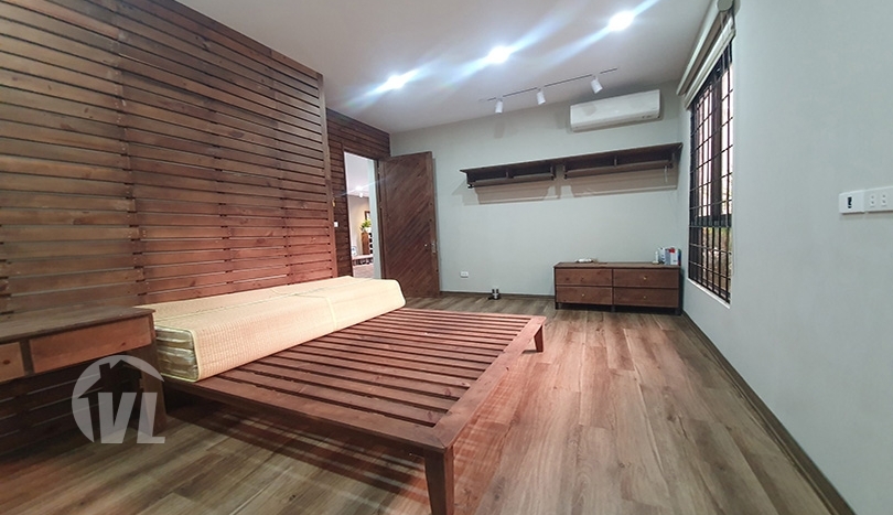 1 storey furnished house with garden to lease in Tay Ho