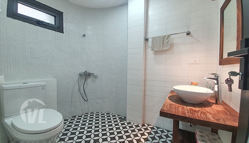 1 storey furnished house with garden to lease in Tay Ho